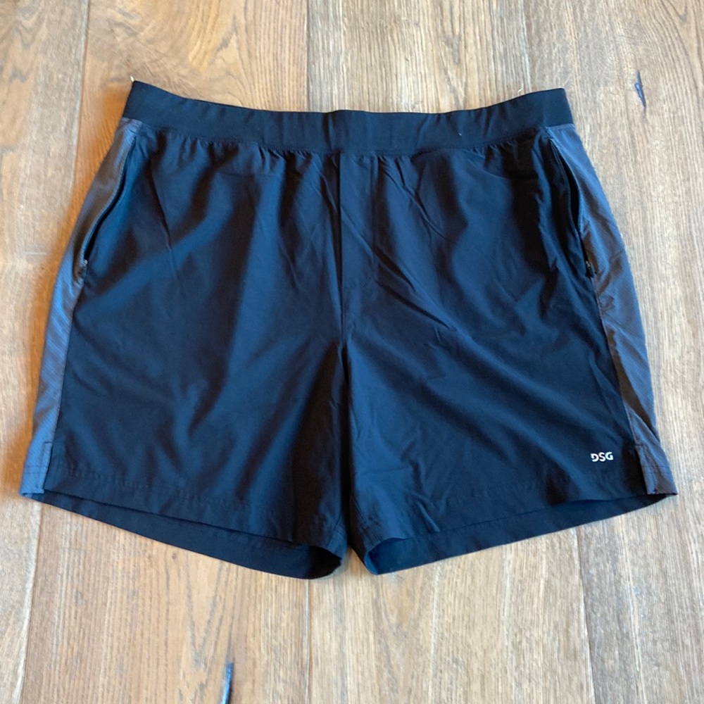 NWOT DSG size 2XL black shorts.
